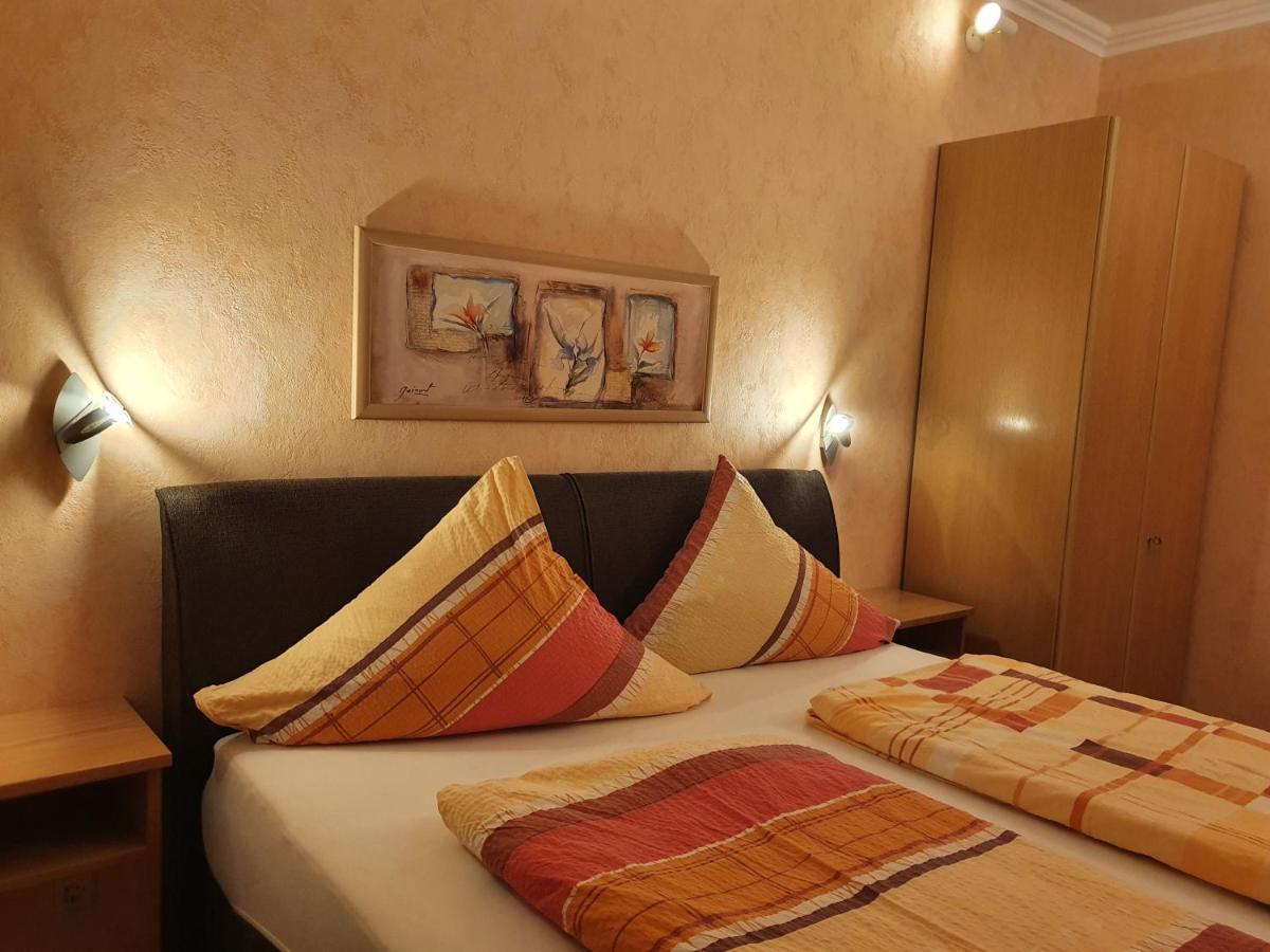 Zum Weingutsmuseum Hotel Cochem Bagian luar foto