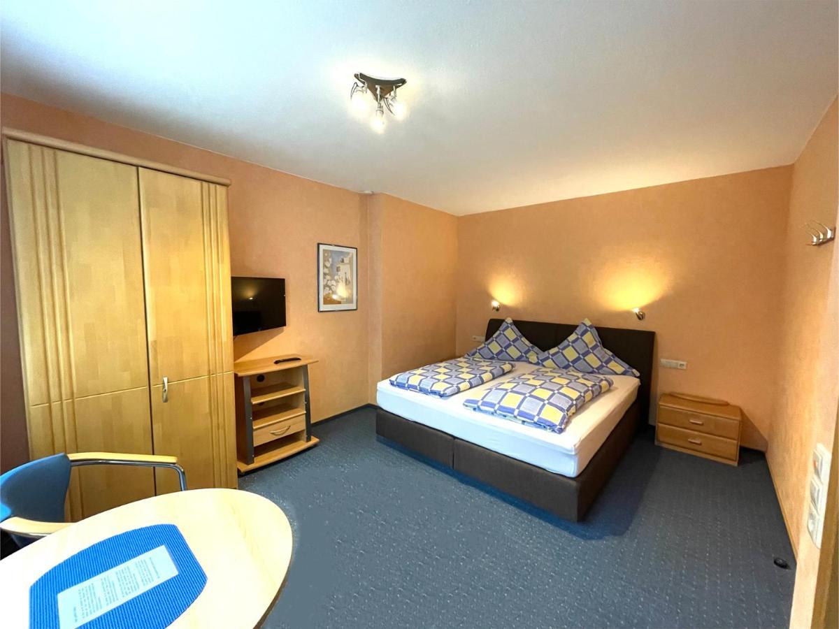 Zum Weingutsmuseum Hotel Cochem Bagian luar foto