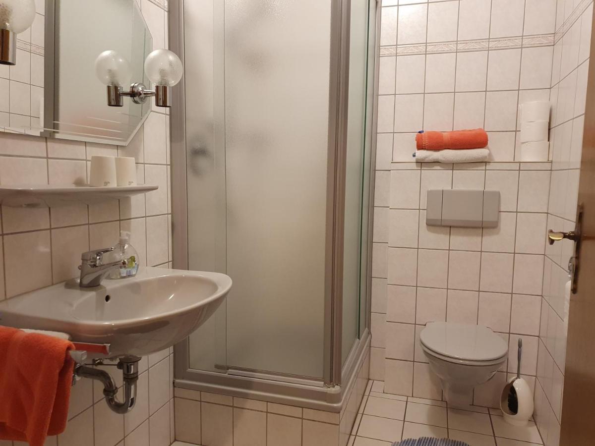Zum Weingutsmuseum Hotel Cochem Ruang foto